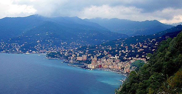 Veduta di Camogli dal monte di Portofino